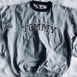 ⭐️Vintage Tommy Hilfiger Spell Out Sweatshirt